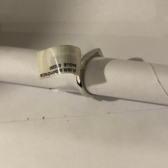 Sterling Silver Ring with a Canadian Diamond Vira - Picture 4 of 5